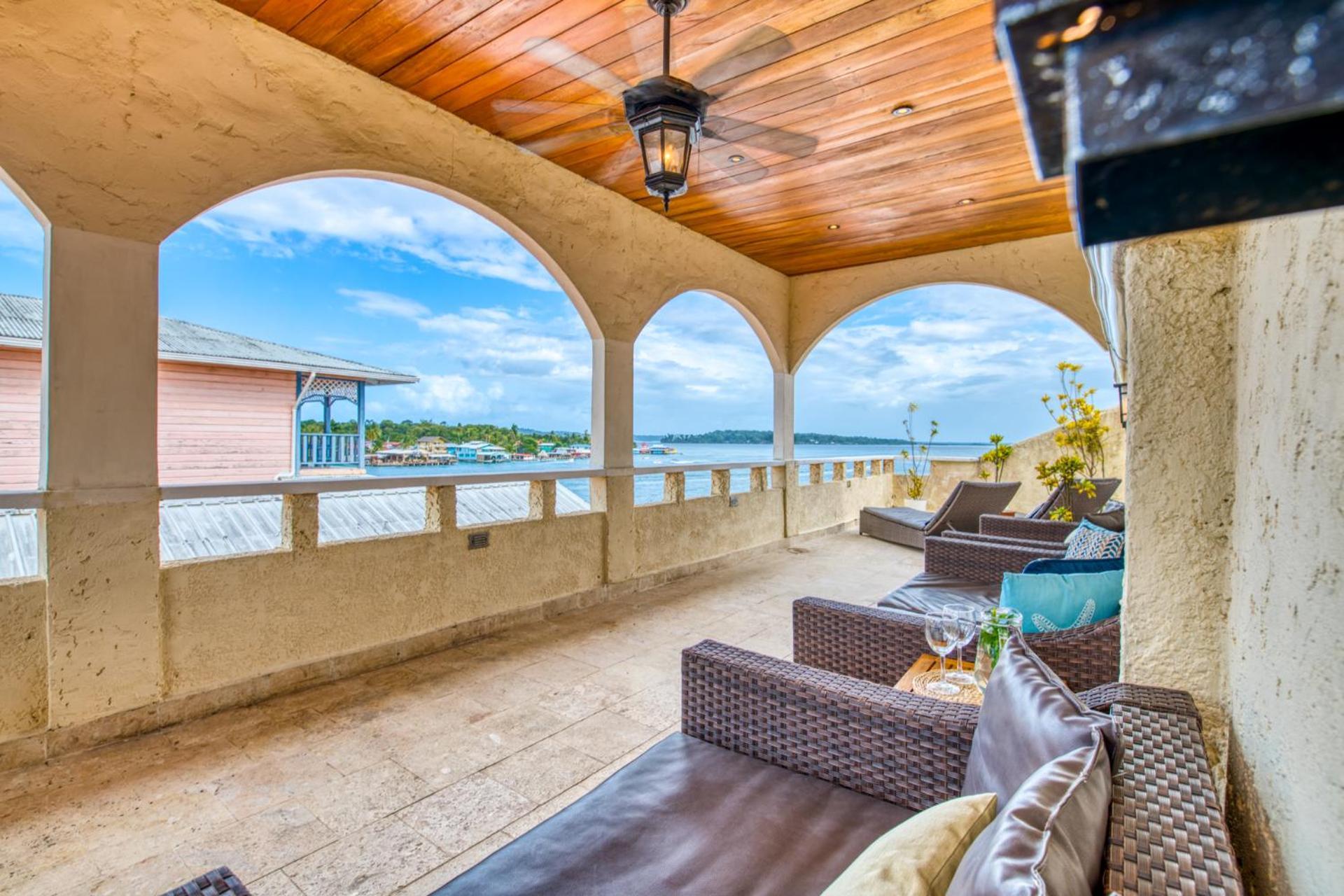 Tropical Suites Hotel Bocas Town Exterior photo