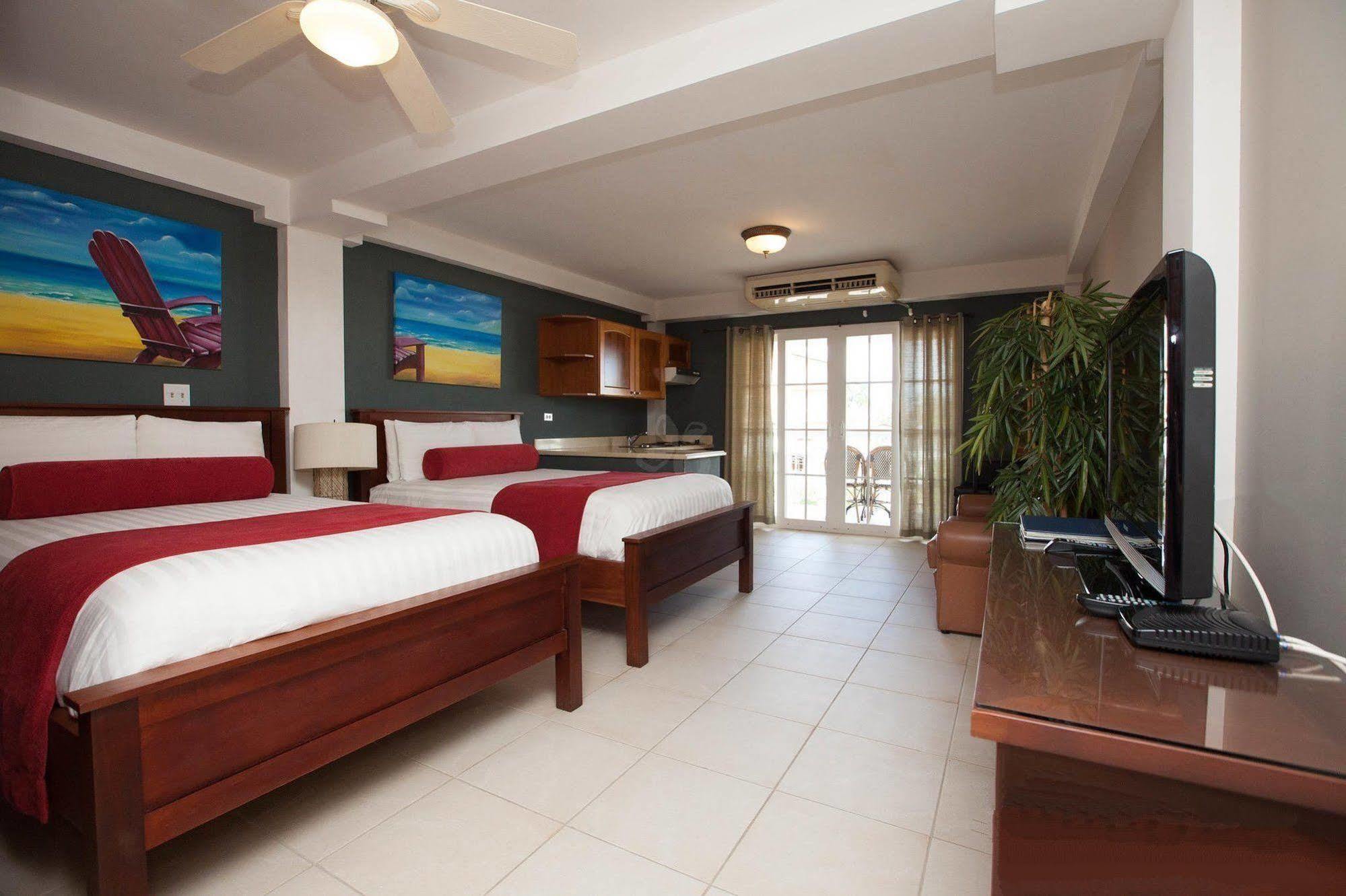Tropical Suites Hotel Bocas Town Exterior photo